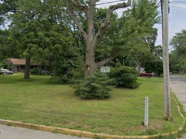 41 Garden Avenue, Island Heights, NJ 08732
