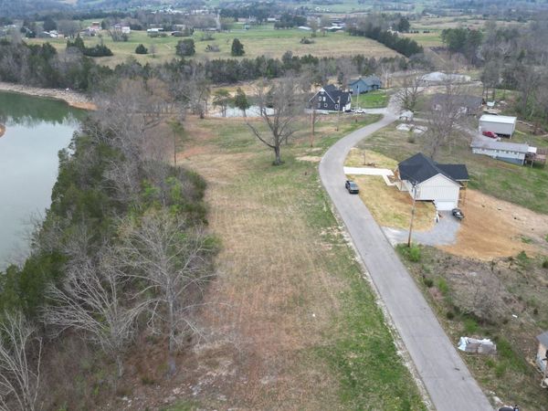 Wagon Lane, Speedwell, TN 37870