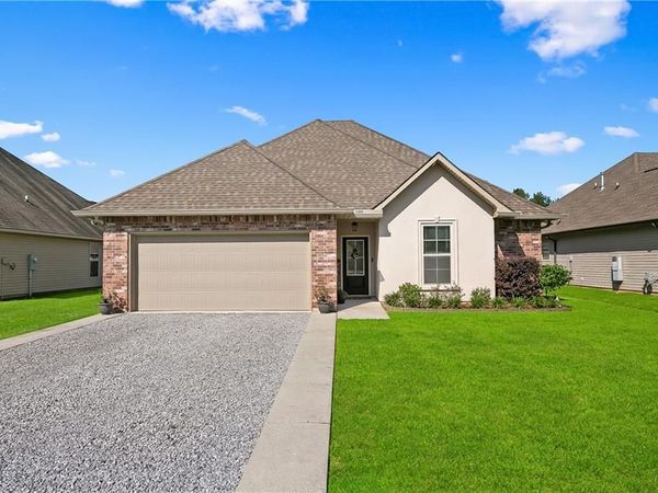 1028 E CREEK Court, Covington, LA 70435