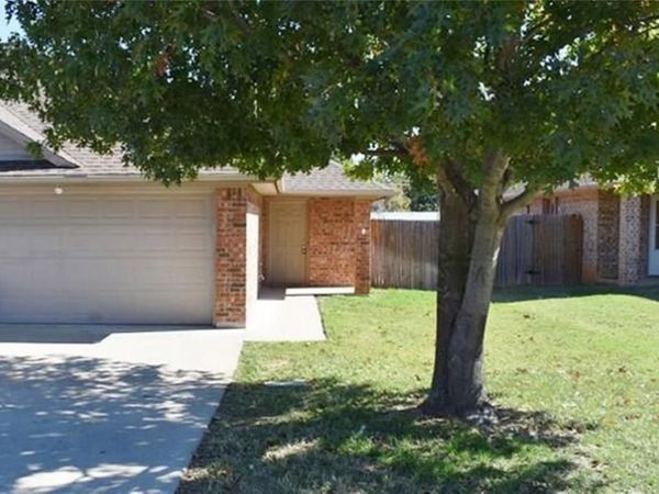752 Stribling Circle, Azle, TX 76020