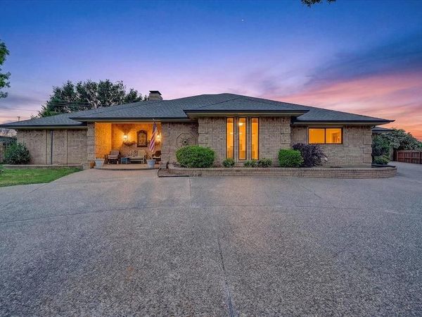 1605 Heather Court, Cleburne, TX 76033