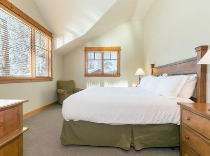 12258 Lookout Loop, Truckee, CA 96161 Photo