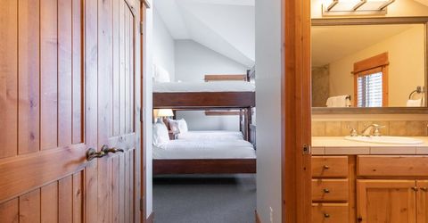 12258 Lookout Loop, Truckee, CA 96161 Photo