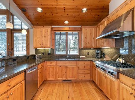 12258 Lookout Loop, Truckee, CA 96161 Photo