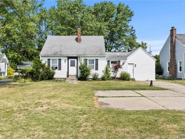 5284 Sheridan Drive, Buffalo, NY 14221