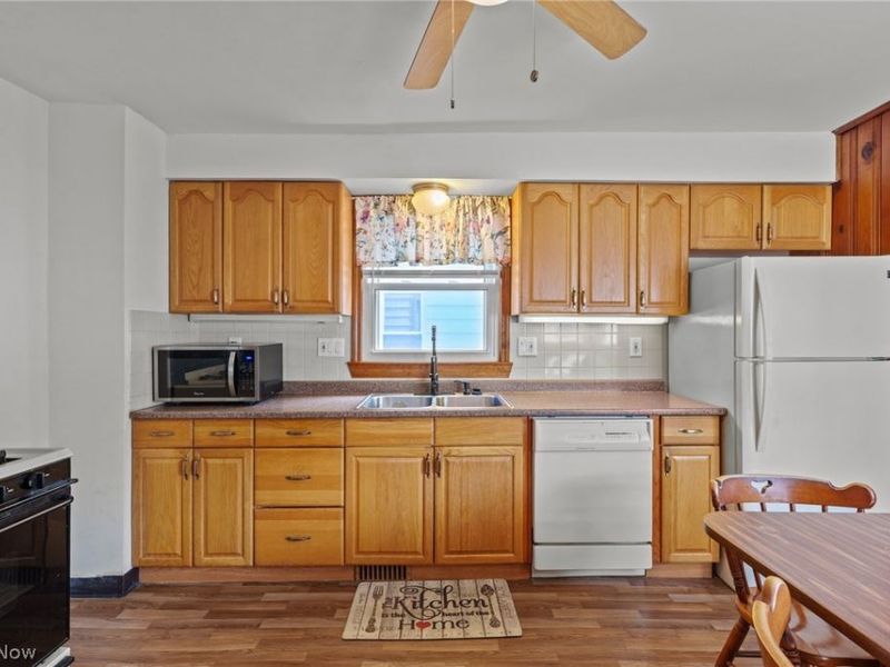 10506 Park Heights Avenue, Garfield Heights, OH 44125 Photo 13