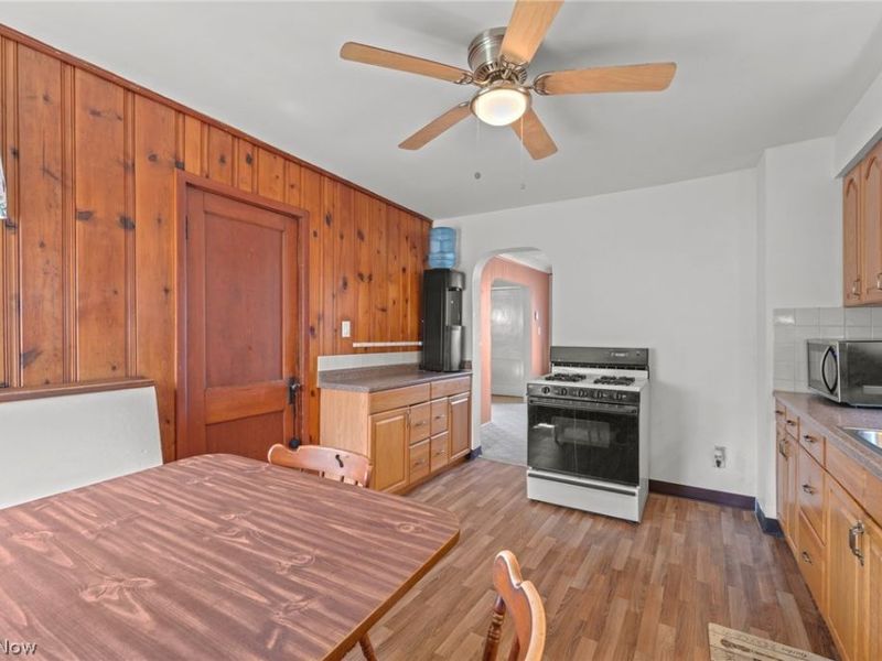 10506 Park Heights Avenue, Garfield Heights, OH 44125 Photo 14