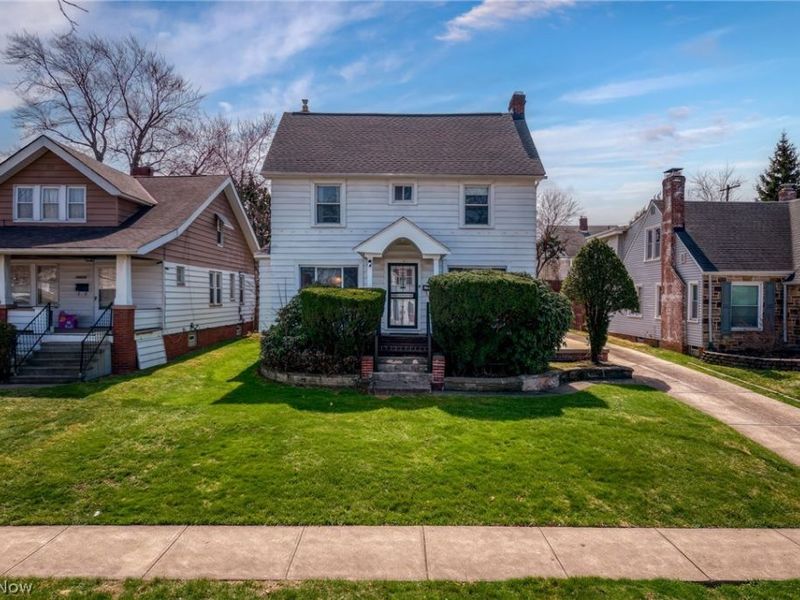 10506 Park Heights Avenue, Garfield Heights, OH 44125 Photo 2