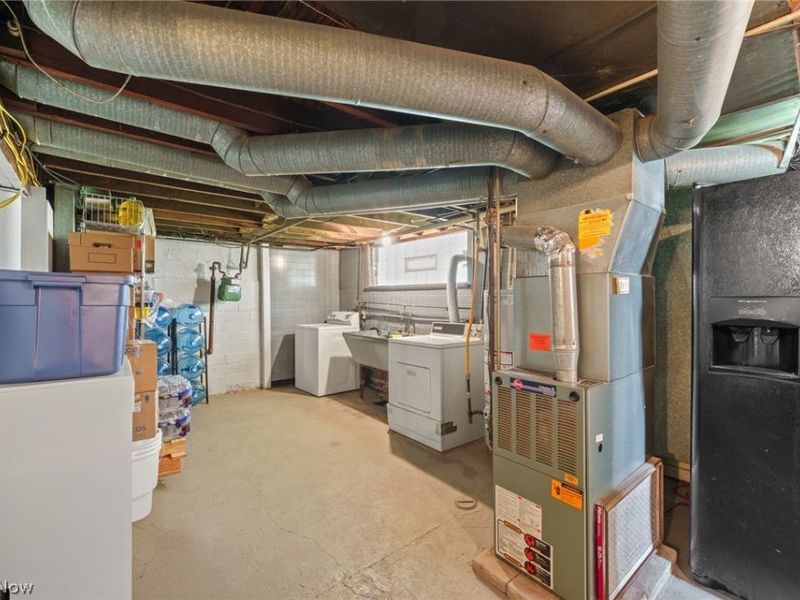 10506 Park Heights Avenue, Garfield Heights, OH 44125 Photo 34