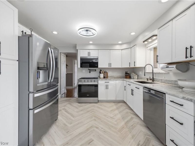 1230 Florence Drive, Wellsville, OH 43968 Photo 6