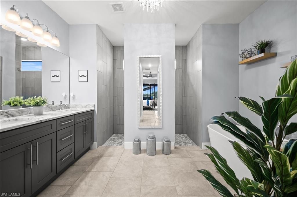 4203 NW 38th St , Cape Coral, FL 33993 Photo