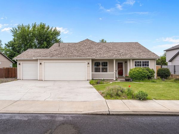 1634 NW Teak Avenue, Redmond, OR 97756
