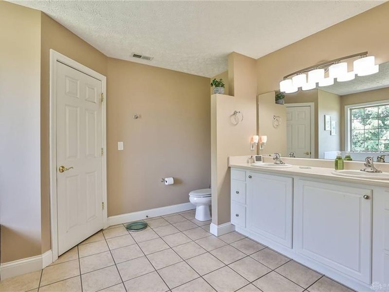 2961 Parkwood Drive, Troy, OH 45373 Photo 32