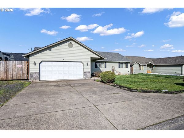 573 CRESWOOD DR, Creswell, OR 97426