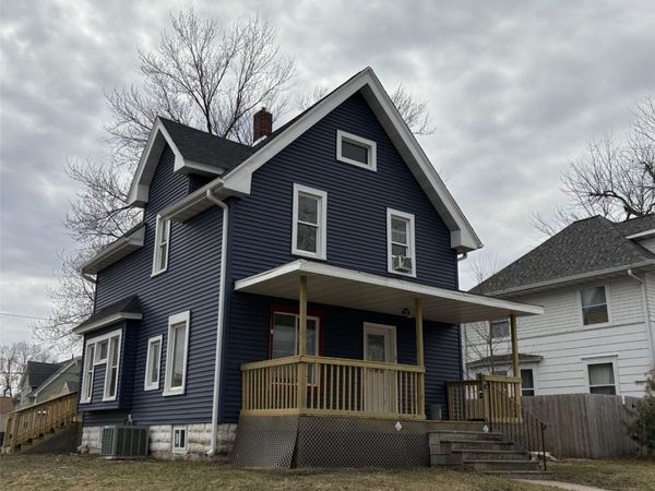 353 7th Avenue SW, Cedar Rapids, IA 52404