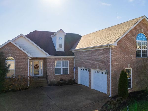 6003 Quincy Ct, La Vergne, TN 37086