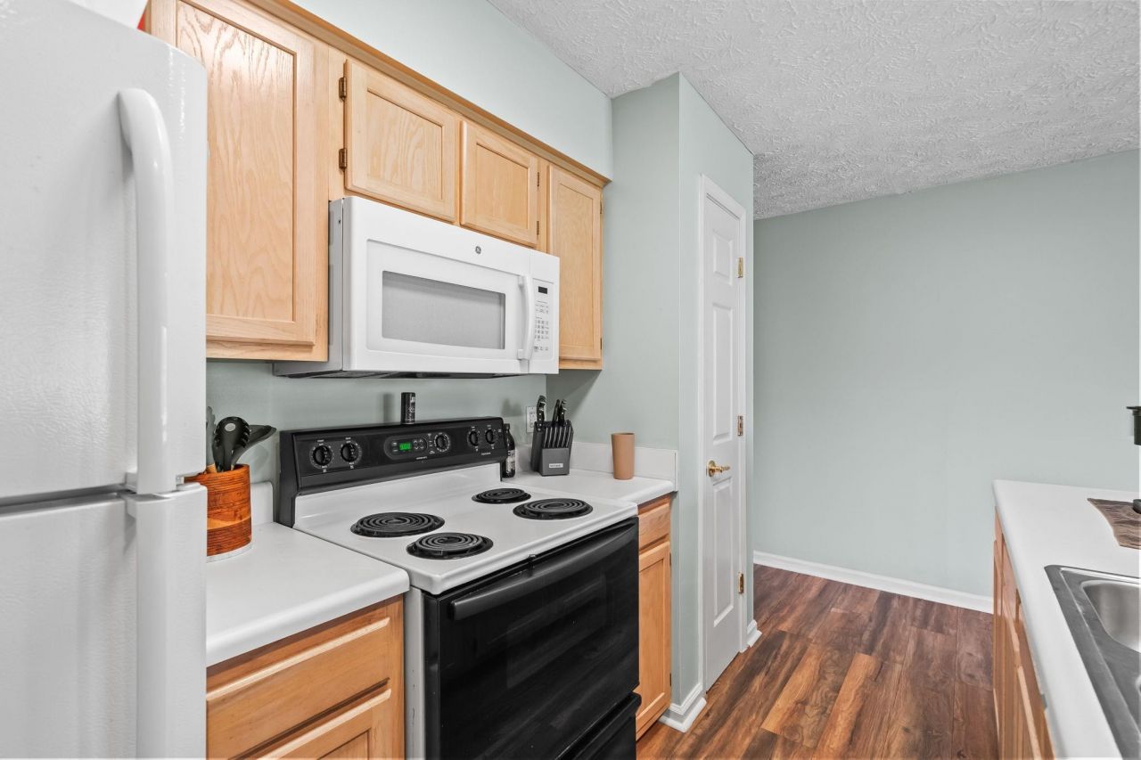 597 Blue River Ct. Photo 12