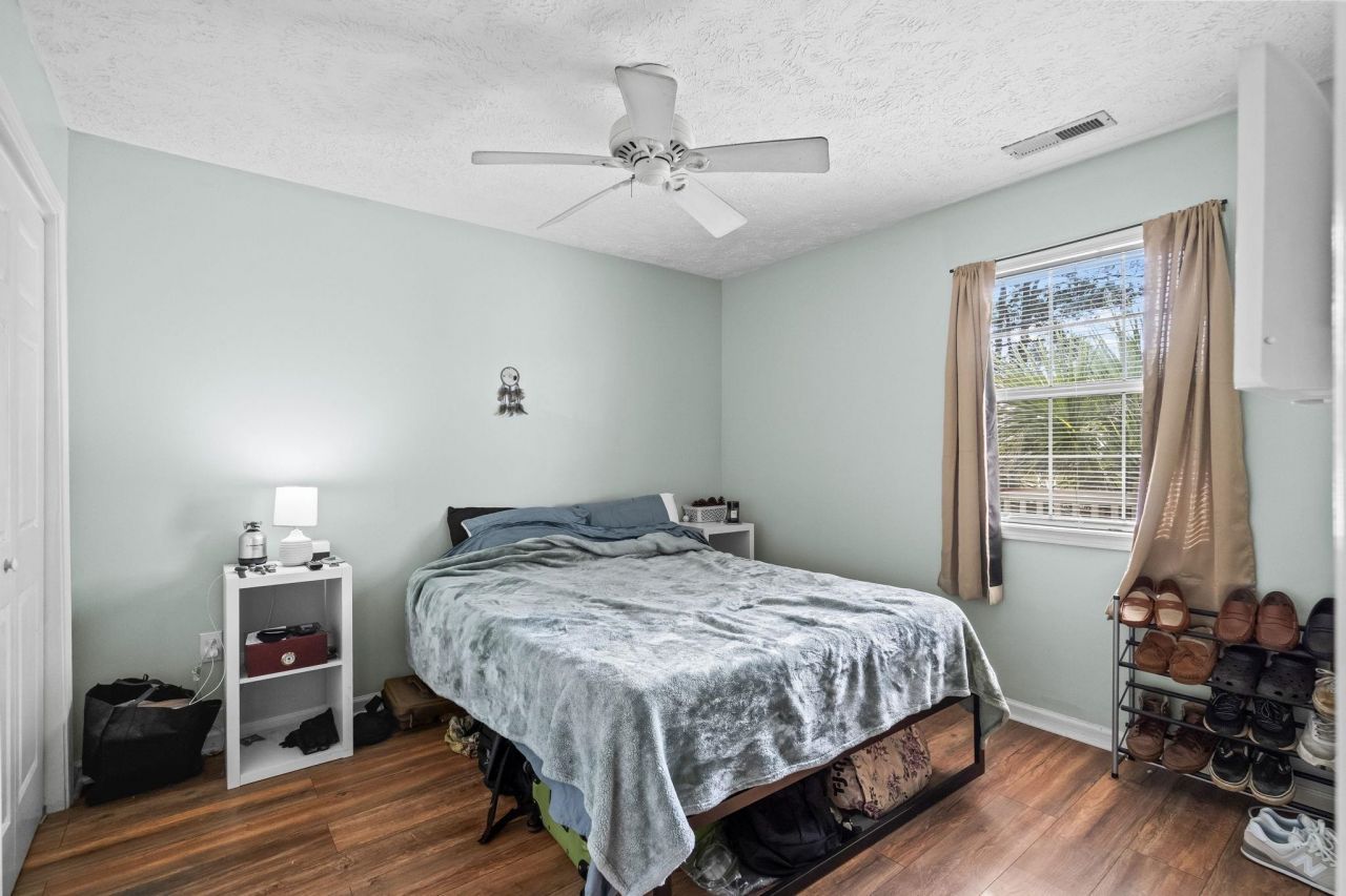 597 Blue River Ct. Photo 19