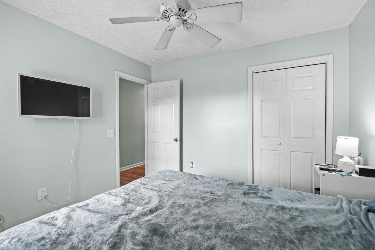 597 Blue River Ct. Photo 21