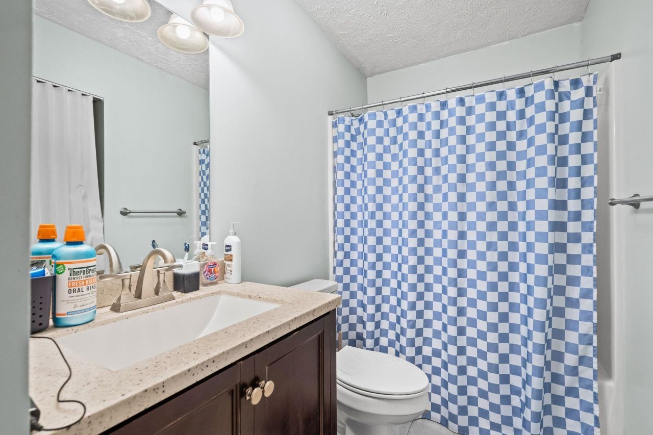 597 Blue River Ct. Photo 22