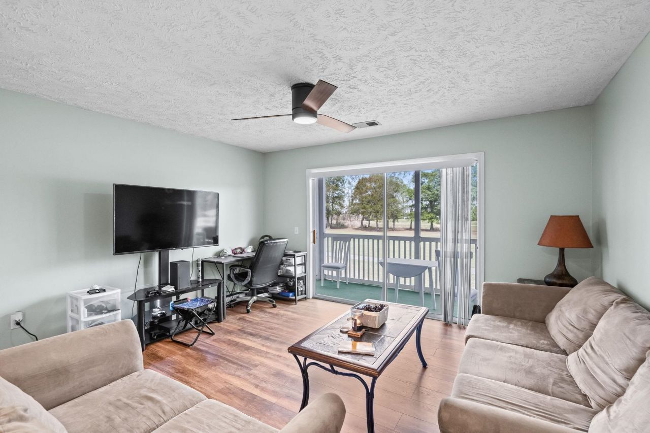 597 Blue River Ct. Photo 6