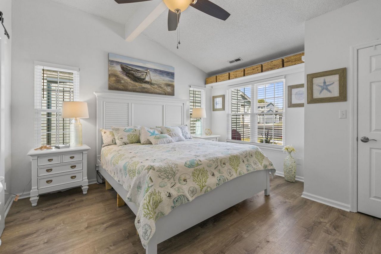 913 Charles St. Photo 20