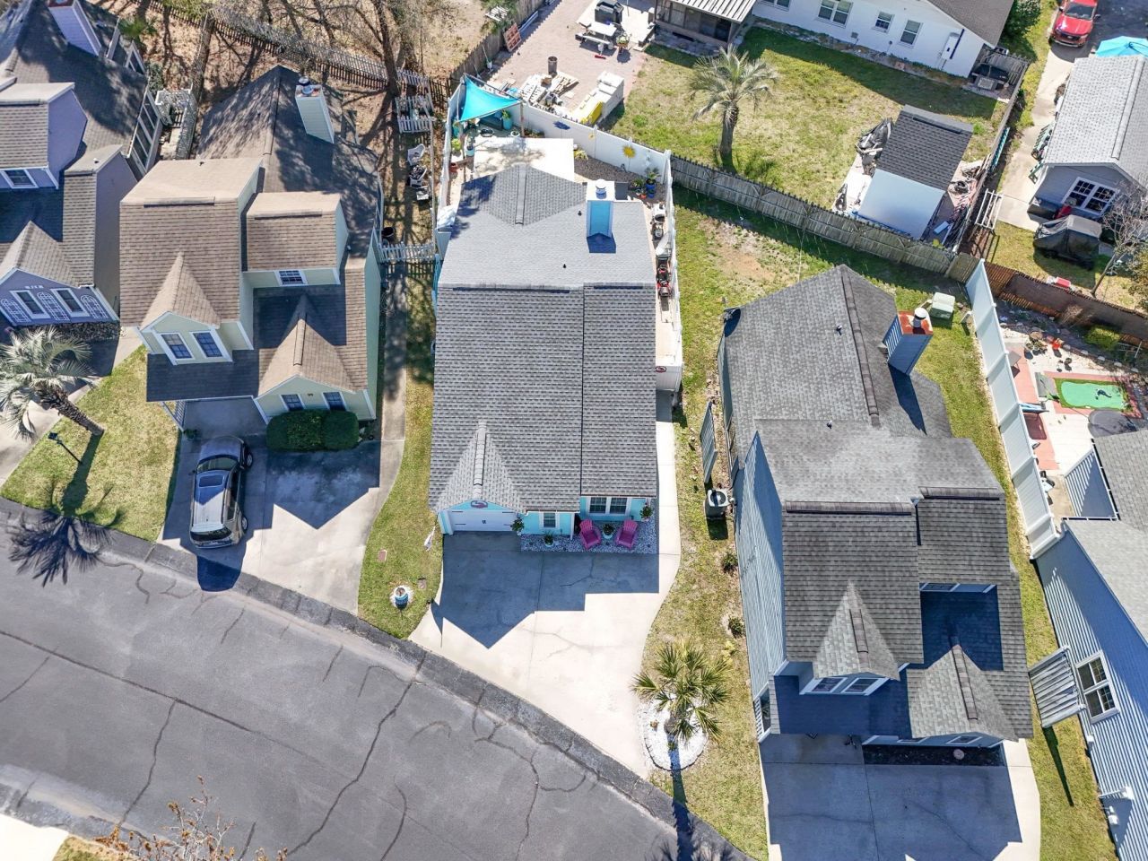 913 Charles St. Photo 44