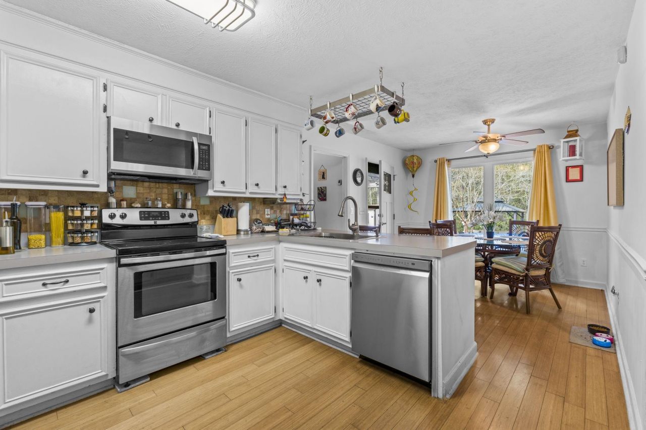 4491 Stevens St. Photo 9