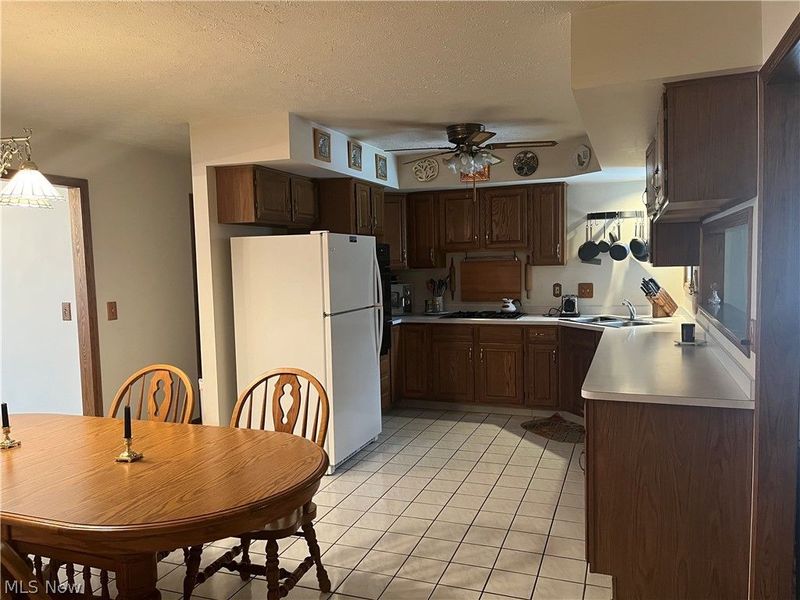 17615 Alexander Road, Walton Hills, OH 44146 Photo 3