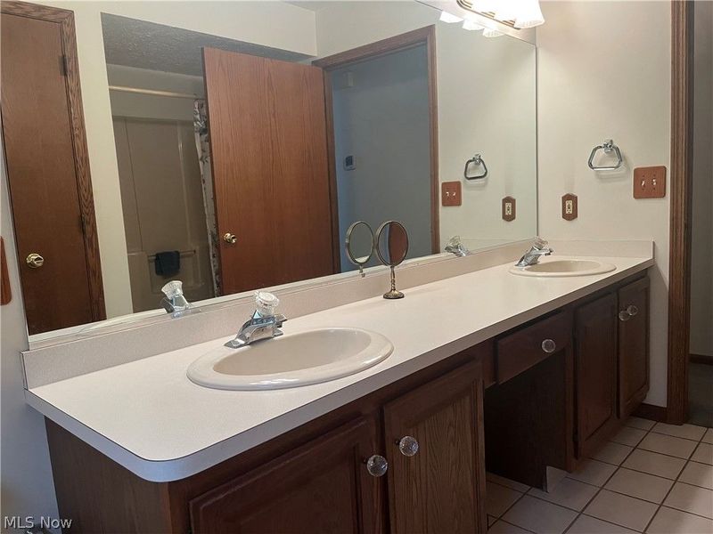 17615 Alexander Road, Walton Hills, OH 44146 Photo 6