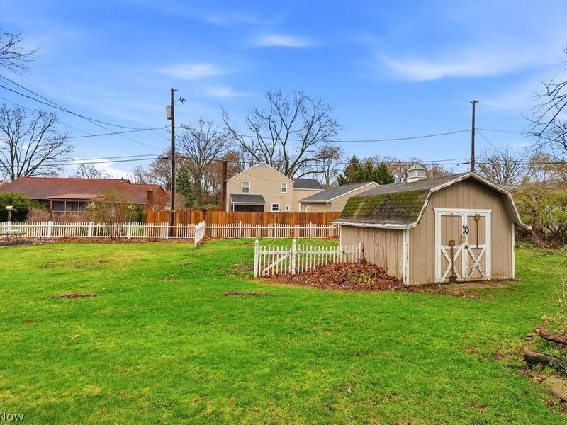 3422 Yale Avenue NW, Canton, OH 44709 Photo 3