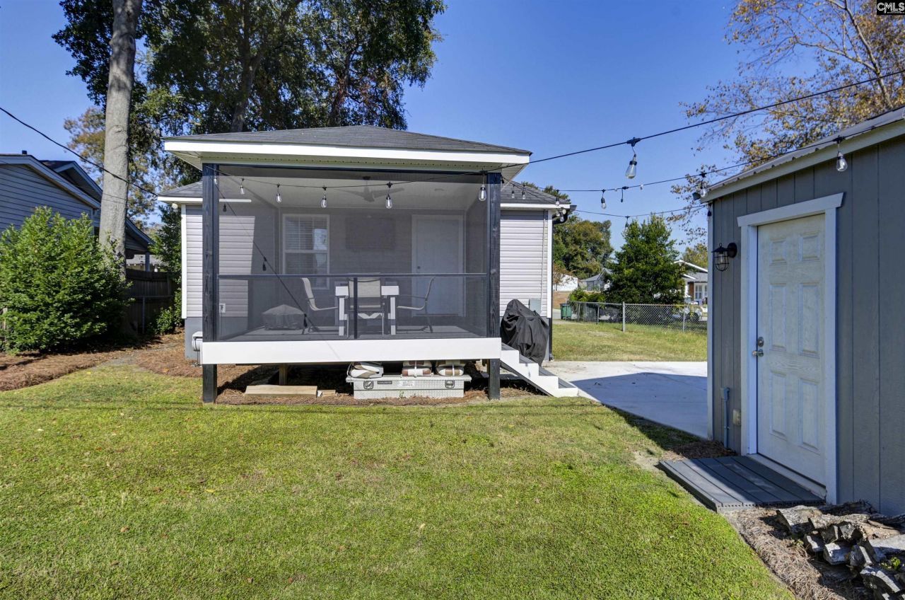 707 Holland Avenue  Photo 9