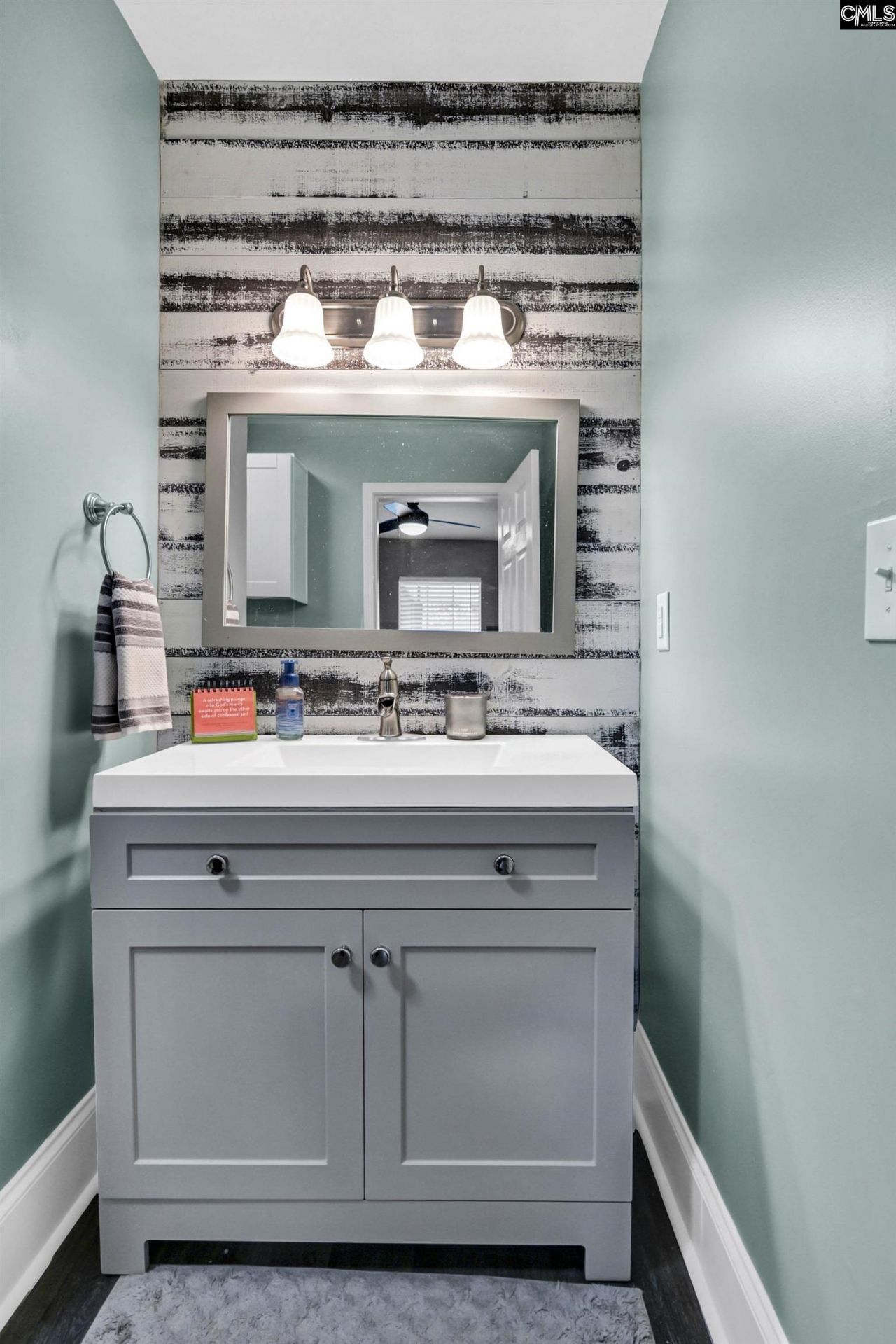 707 Holland Avenue  Photo 24