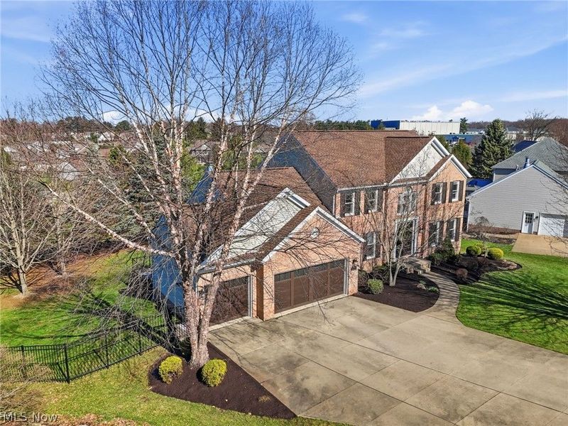 6625 Olde Stone Circle NE, Canton, OH 44721 Photo 2