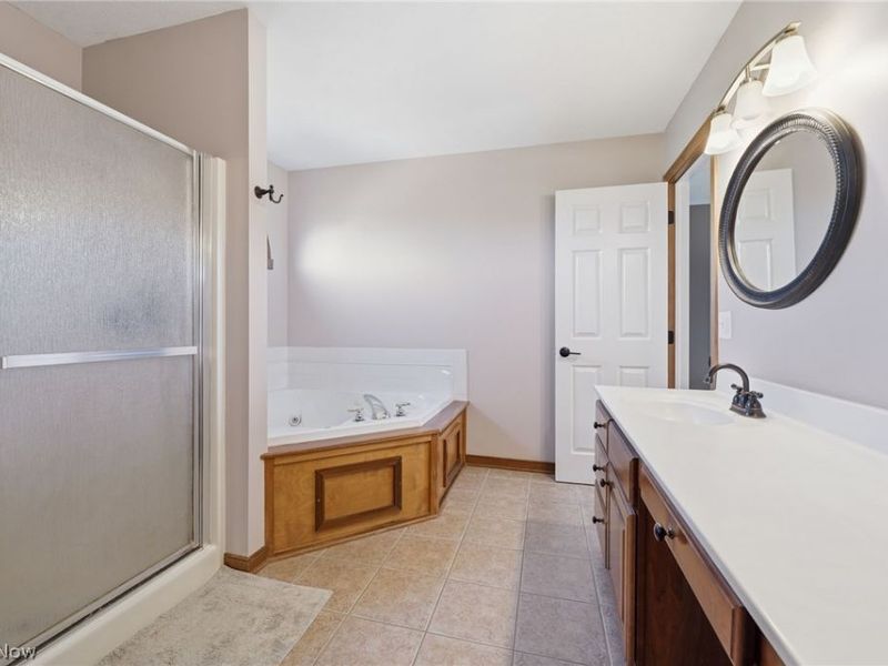 6625 Olde Stone Circle NE, Canton, OH 44721 Photo 28