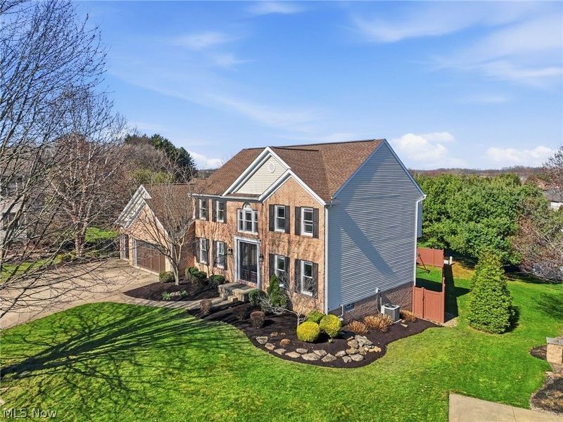 6625 Olde Stone Circle NE, Canton, OH 44721 Photo 3