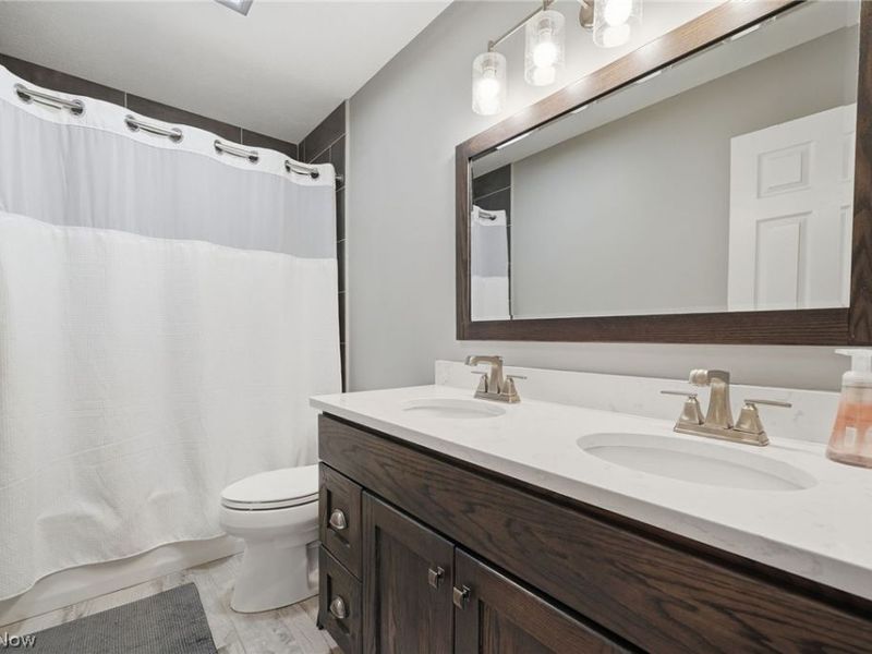 6625 Olde Stone Circle NE, Canton, OH 44721 Photo 31