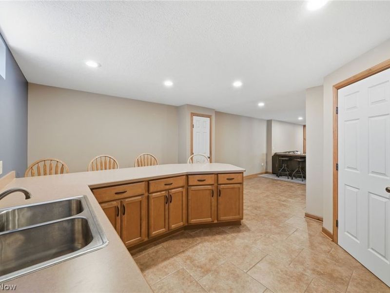 6625 Olde Stone Circle NE, Canton, OH 44721 Photo 40