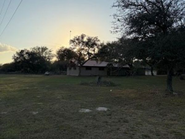 229 Winding Way Drive, Victoria, TX 77905