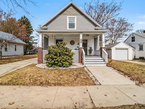 819 E Loomis Street, Ludington, MI 49431