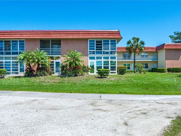 78 Royal Oak Drive, Unit 103, Vero Beach, FL 32962