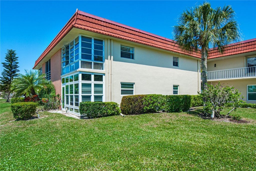 78 Royal Oak Drive, Unit 103, Vero Beach, FL 32962 Photo