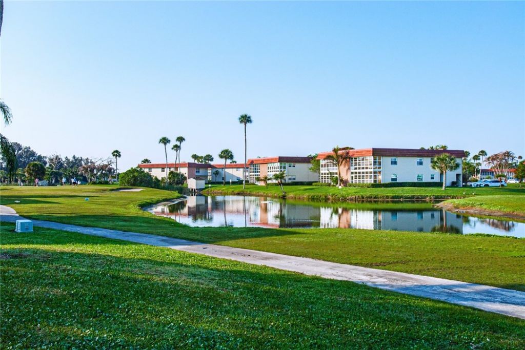 78 Royal Oak Drive, Unit 103, Vero Beach, FL 32962 Photo