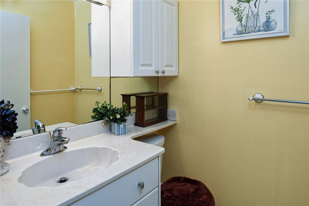 78 Royal Oak Drive, Unit 103, Vero Beach, FL 32962 Photo