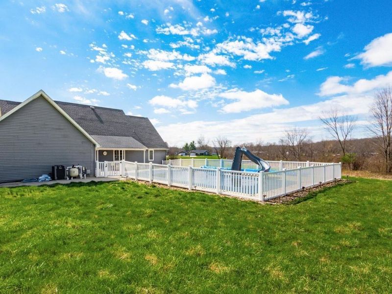 2435 Freedom Lane, Zanesville, OH 43701 Photo 5