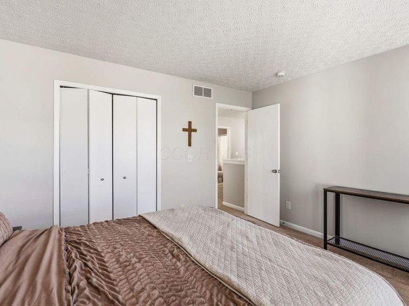 1129 PEBBLE BROOK Drive, Columbus, OH 43240 Photo 19