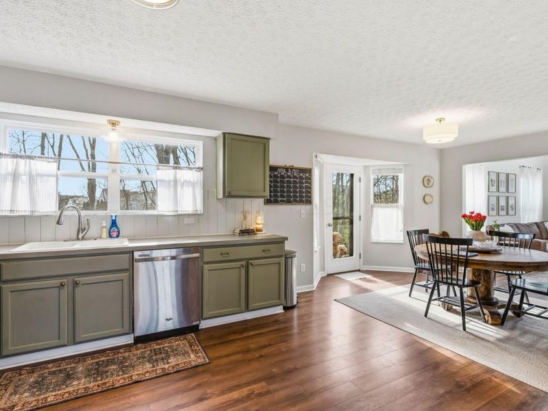 1129 PEBBLE BROOK Drive, Columbus, OH 43240 Photo 5