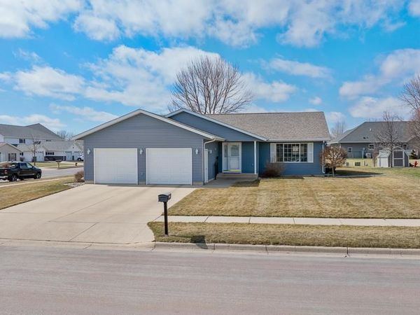 1221 Patricia Court, Marshall, MN 56258