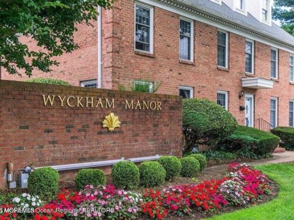 51 Wyckham Road, Spring Lake Heights, NJ 07762