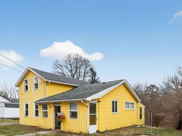 49 N Hartland Street, Middleport, NY 14105